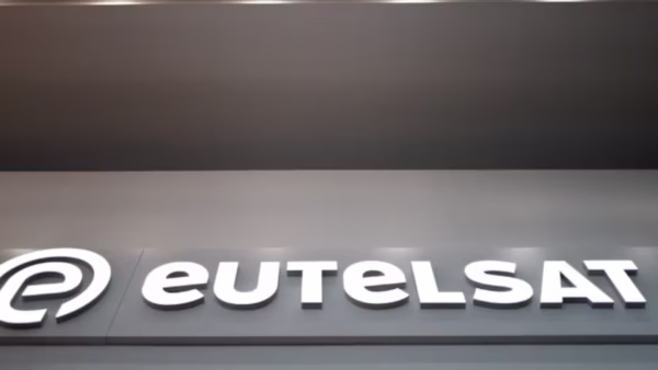 Eutelsat Orders 229 Satellites to Take on Starlink