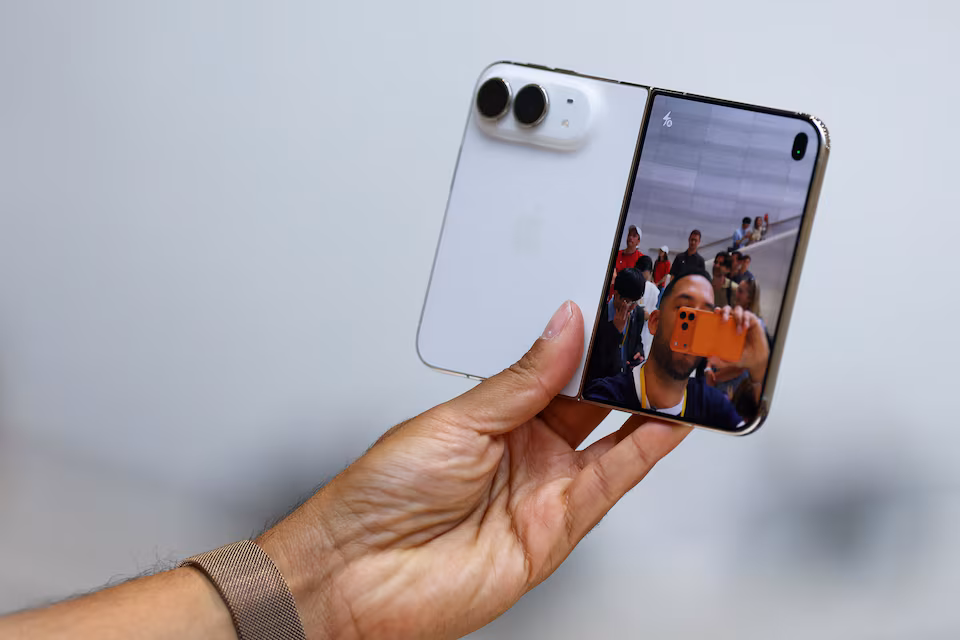 Apple Enters Foldable Phone Market as Samsung Fires Back